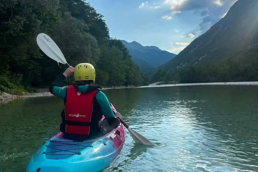 Bovec: Kajak-Tour mit ortskundigem Guide zum Boka-Wasserfall, KOSTENLOSE FOTOS. Foto: GetYourGuide Bovec: Kajak-Tour mit ortskundigem Guide zum Boka-Wasserfall, KOSTENLOSE FOTOS. Foto: GetYourGuide