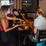 Vilnius: degustazione di birra con piatto di snack