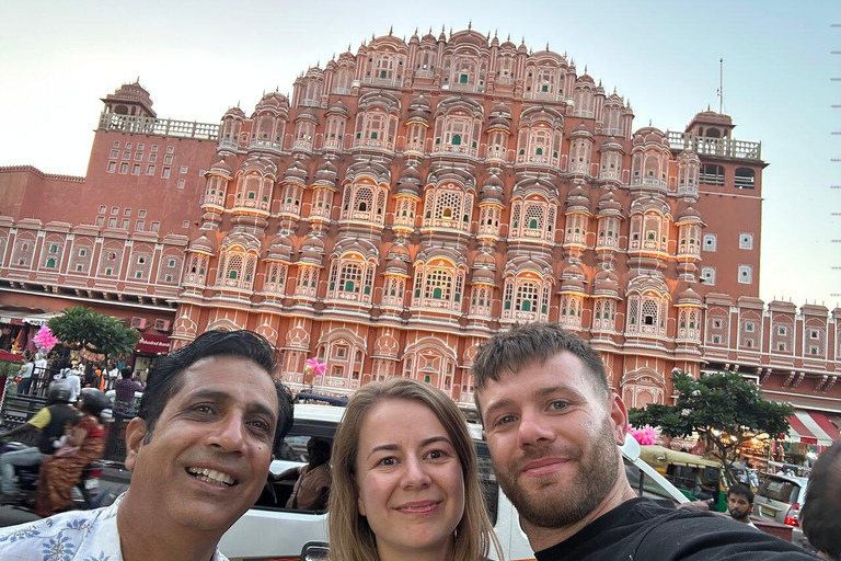 From Delhi: 3-Days Golden Triangle Luxury Tour with Hotels From Delhi: 3-Days Golden Triangle Tour with Car & Guide
