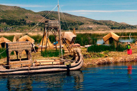 Puno: Visita de dia inteiro à Ilha de Uros - Taquile