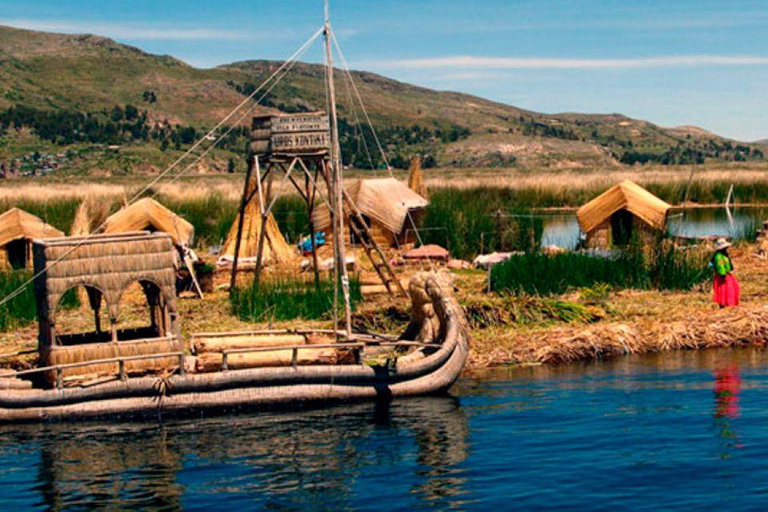 Puno: Visita de día completo a la Isla de los Uros - Taquile