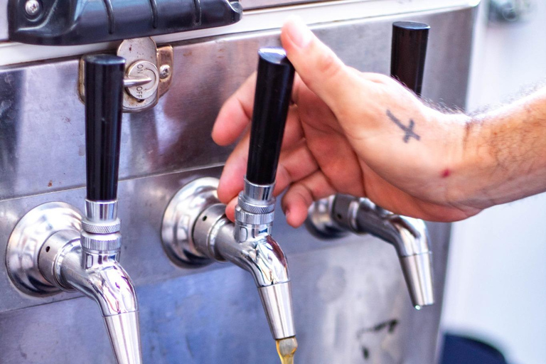 La Paz Cruisers: Craft Beer Tour with Tastings and Ceviche