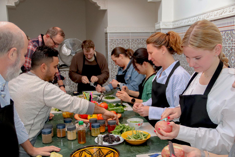 Clase de cocina en Marrakech con el chef Hassan, expertos en tagineGrupo pequeño