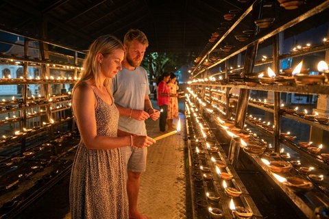 Colombo: Kelaniya Temple Guided Tour by Tuk Tuk