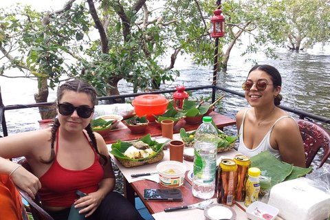 Sigiriya to Trincomalee: Kayaking & Floating Restaurant Tour