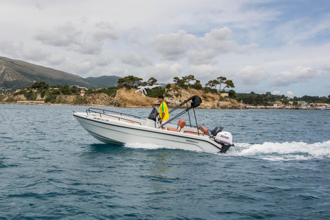 Zakynthos: Private Boat Rental for Marathonisi and the Caves of Keri Zakynthos: Private Boat Rental without a license for an unforgettable experience