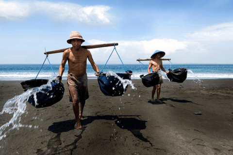 Bali: 2D1N Private East Island Tour + overnight in hotelBali: Two Day East Island Tour