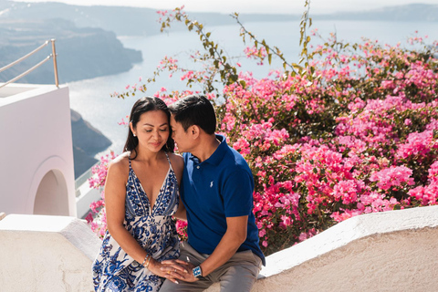 Santorini: Couple Family Photoshoot with Pickup