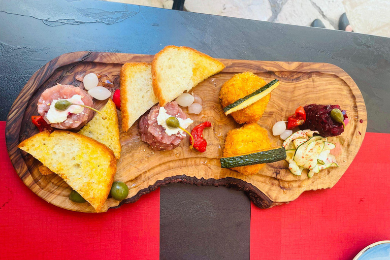 Flavors of Dubrovnik: Full Meal Food Tour in Small Group