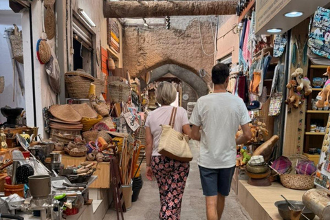From Muscat: Nizwa, Jabreen, and Bahla Fort Day Sharing Tour