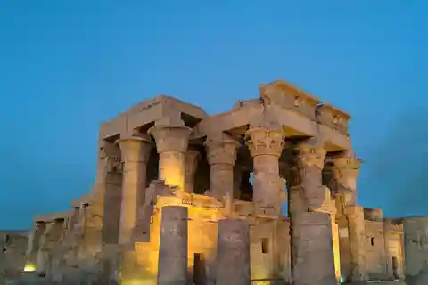 Dagstur besök Edfu Kom Ombo tempel från Luxor