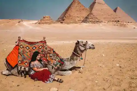 1 timmes kamelridning vid pyramiderna i Giza