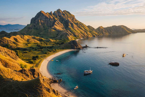 From Labuan Bajo: 3-Day Komodo Islands Boat Tour with Meals