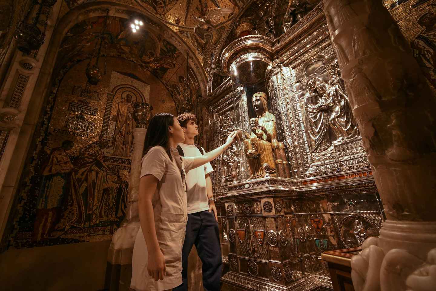 Montserrat Exclusive Sacristy & Direct Access Black Madonna - Montserrat Exclusive Sacristy & Skip-the-line Black Madonna