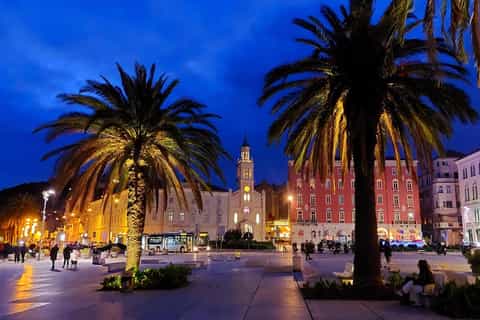 Split : Balade romantique nocturne en tuk-tuk avec bouteille de vin