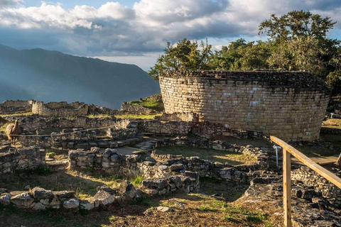 Chachapoyas: Llaqta i Kuelap : linbana