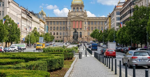 Prague: Old Town Tour & National Museum Skip-the-Line Ticket