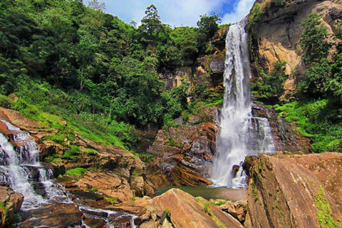 Kandy to Nanuoya Railway Station Drop and Ella Train Journey Kandy to Nanuoya Drop By Tuk & Ella Train Ride (01)