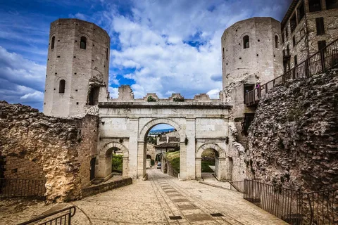 Tuk Tuk: Spello e Villa Mosaici GUIDA ITALIANA