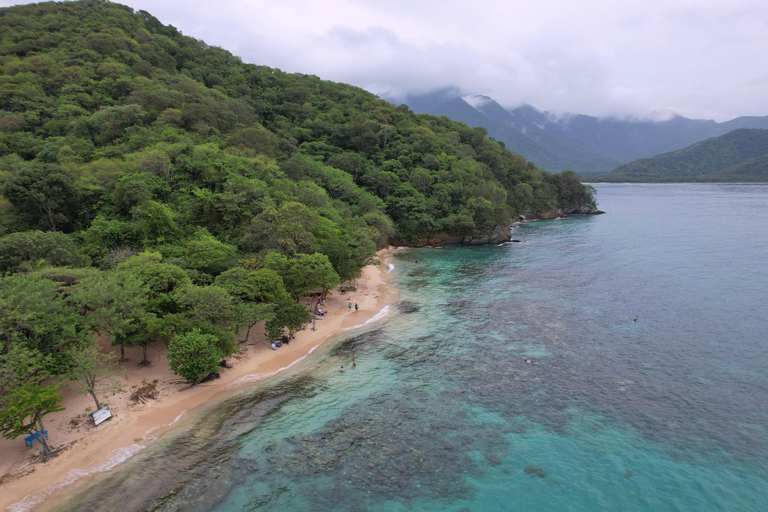 Playa Cristal Sightseeing Tour by Speedboat, Tayrona Park