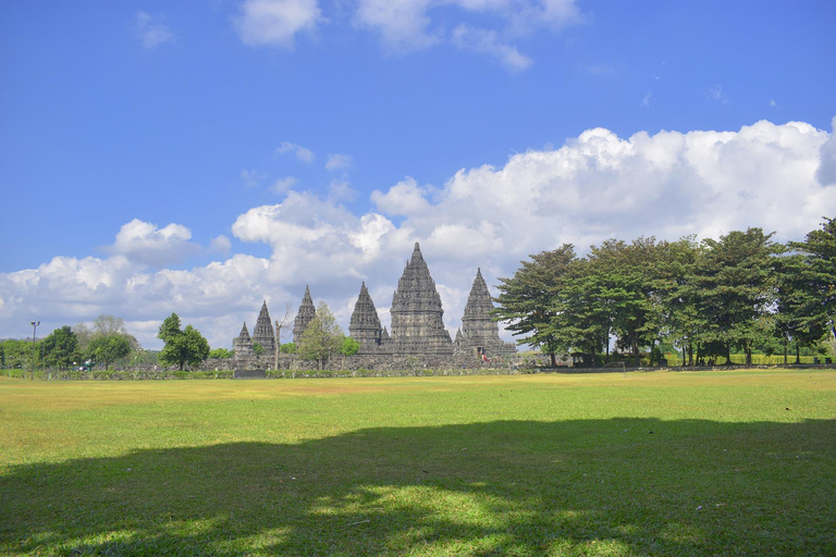 Yogyakarta: Borobudur Climb Top &amp; Prambanan, Ticket Include