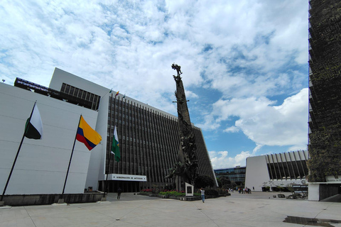 Medellín: Tour guiado a pie con paradas gastronómicas