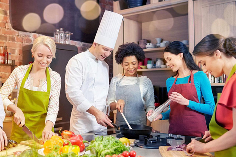 Muscat: Market Tour and Cooking Class with Lunch