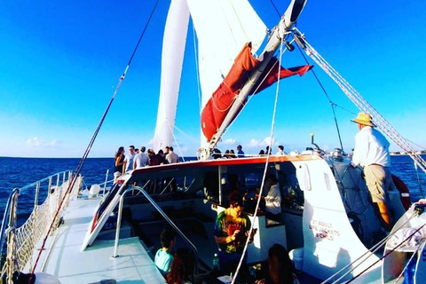 Naples: Sunset Cruise with sailing in the Gulf