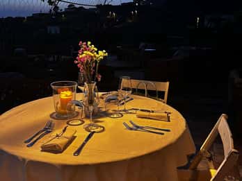 Pantelleria: cena auténtica y local en un dammuso.