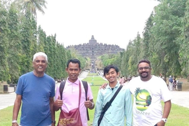 Yogyakarta: Wzgórze Setumbu i Borobudur odkrywają wschód słońcaWycieczka do świątyni Borobudur