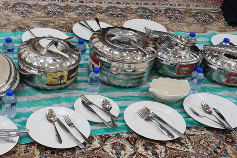 Omani Hospitality: Authentic Family Dinner Experience