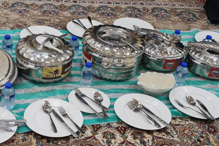 Omani Hospitality: Authentic Family Dinner Experience