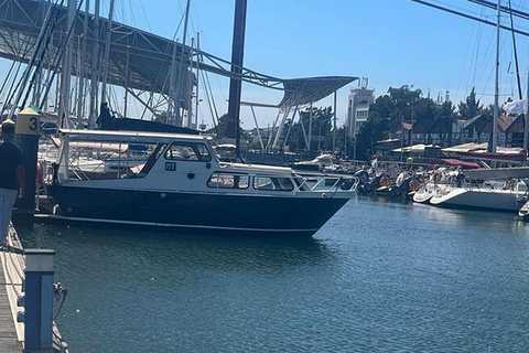 Porto : passeio de barco no Rio DouroPasseio de barco partilhado pelo Rio Douro