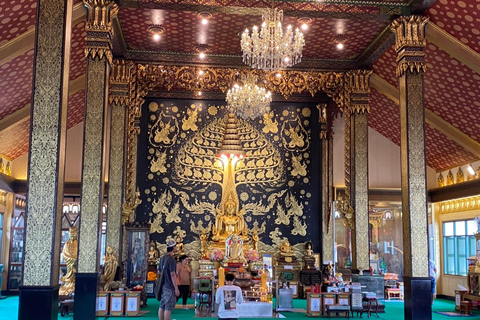 Bangkok: Private Tour to Giant Buddha & Longtail Boat