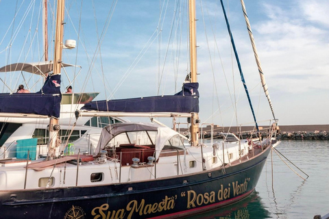 Scala dei Turchi: sailboat excursion with lunch