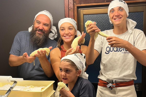 Experiência particular de fazer macarrão ramen em KyotoExperiência de fazer macarrão ramen em Kyoto