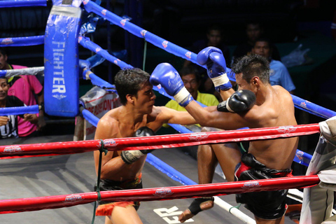 Mung Krabi: Ao Nang Krabi Stadium Muay ThaiMiejsce przy ringu