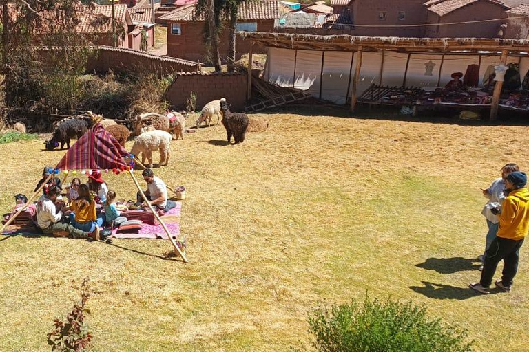 Cuzco: Ñujchu Valley Tour with Pachamanca Lunch