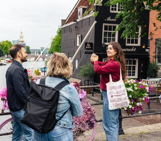 Amsterdam : visite à pied guidée sur les traces d’Anne Frank en petit groupe