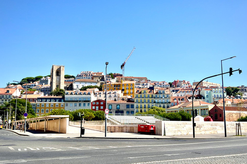 Découvrez l'histoire de Lisbonne à bord d'un tuk-tuk.Visite historique de Lisbonne en tuk-tuk électrique