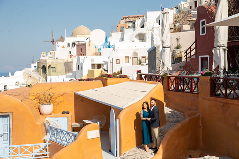 Santorini photography tour in Oia Village for 1,5 hour