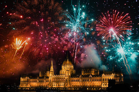 Budapest: St. Stephen's Day Fireworks Cruise with Drink