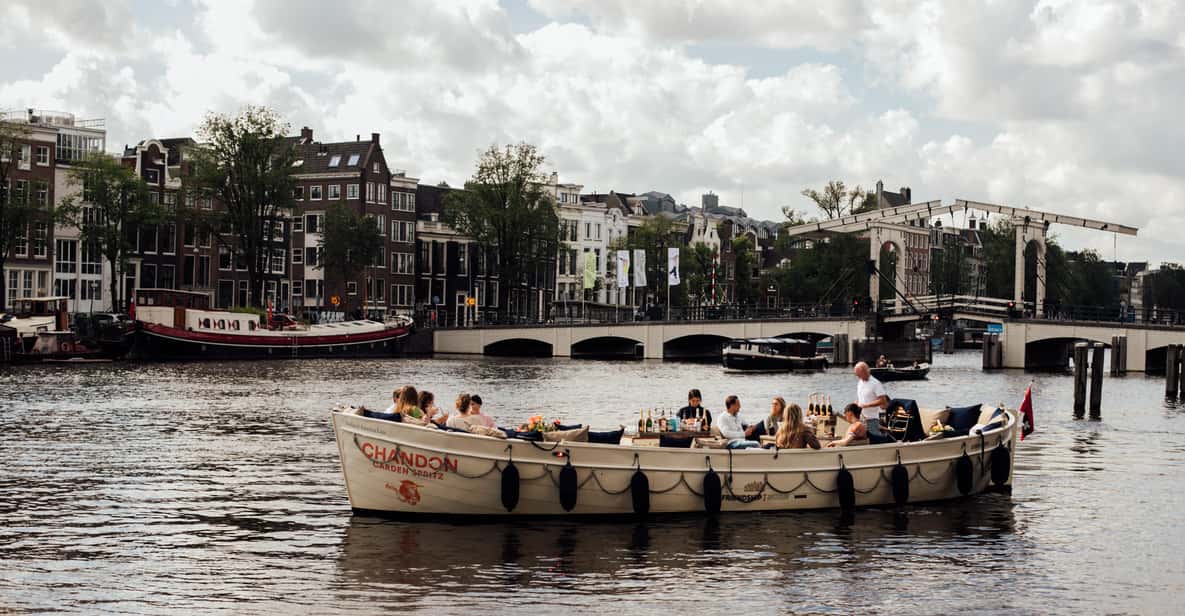 Afbeelding 12 van Amsterdam: Luxe rondvaart – optioneel uit te breiden met onbeperkte cocktails en snacks