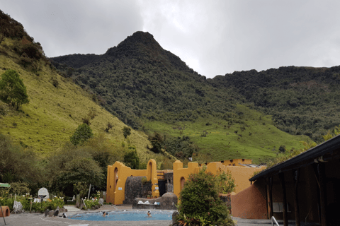 Cotopaxi Vulkaan en Papallacta Hot Springs - In één dagLimpiopungo Lagoon en Papallacta Hot Springs Tour