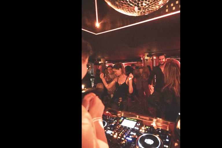 Bogotá: Zona Rosa Pub Crawl with Beer and Cocktails