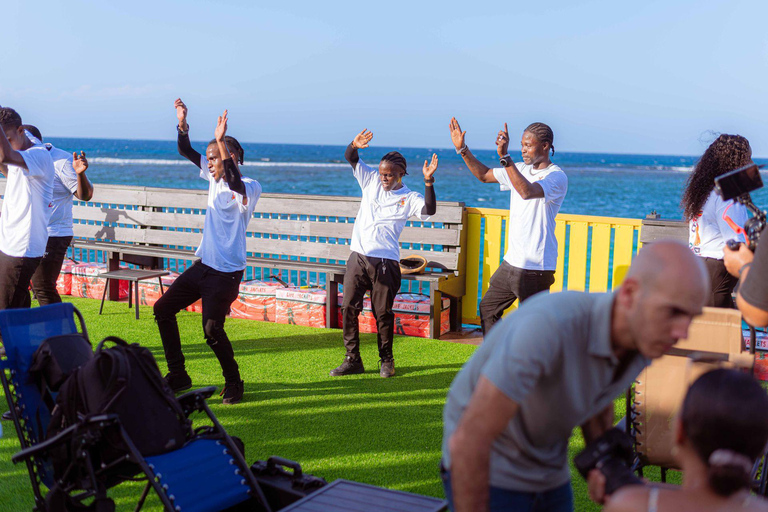 Montego Bay : Poko Loko Floating Bar Island Chill TourMontego Bay : Excursion détente sur l&#039;île du bar flottant Poko Loko