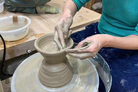 Kyoto: 1h Pottery Workshop Guided by Master Artisans Kyoto: 1h Pottery Workshop Guided by Master Artisans