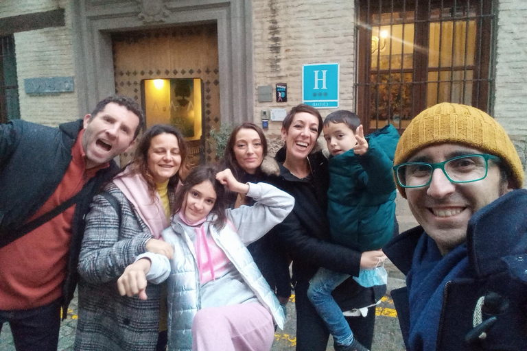 Granada: Alhambra, Alcazaba, and Nasrid Palaces Tour GRANADA. Alhambra with Nasrid palaces, Generalife, Alcazaba