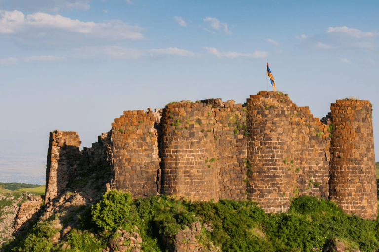 Hovhannavank e Saghmosavank, monumento do alfabeto, AmberdTour particular sem guia de turismo