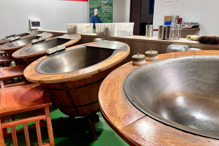 Hangzhou: UNESCO Tea Culture Experience – Hand Fry & Taste
